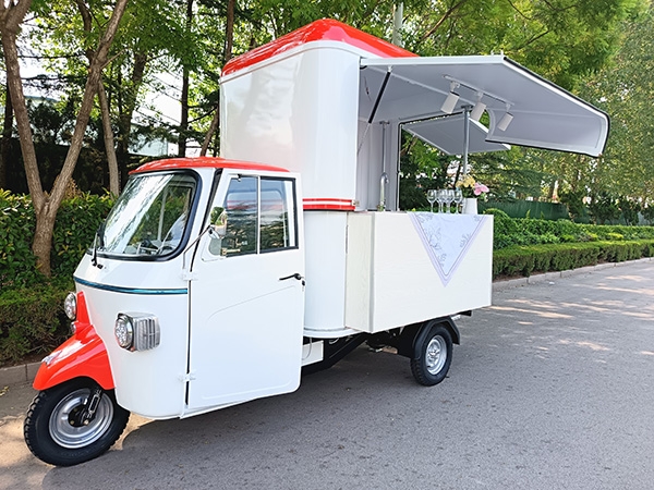 三輪餐飲車